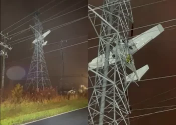 Avioni përplaset në linjat e tensionit të lartë në Maryland (VIDEO)