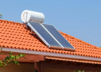 “Do mbrojmë konsumatorin në këtë situatë krize energjie globale”, Rama: 3791 aplikime në një muaj për panelet diellore