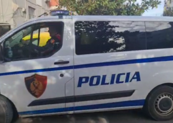 Shpërthim me lëndë plasëse në një dyqan në Durrës