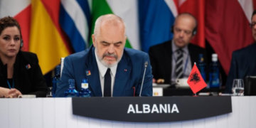 Debati fals dhe debati real me Britaninë e Madhe 