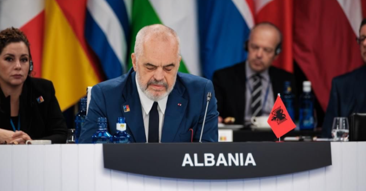 Debati fals dhe debati real me Britaninë e Madhe 