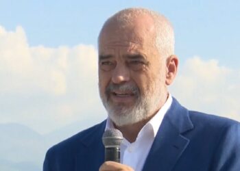 Rama optimist: Emigrantët do fillojnë më shumë të kthehen në Shqipëri se sa të ikin