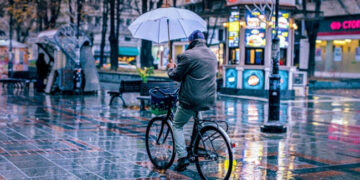 Reshje shiu me intensitet të ulët, në male reshje dëbore. Si parashikohen temperaturat për nesër