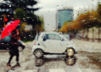 Reshje shiu gjatë paradites, në mbrëmje pritet përmirësim i motit