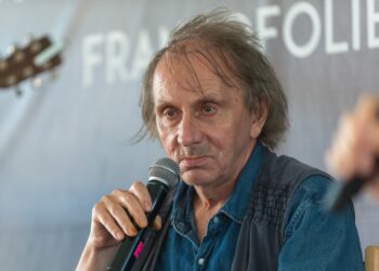 Ne njerëzit e gënjejmë veten se jemi Perëndi, në fakt do të jemi vetëm klone pa kërthizë