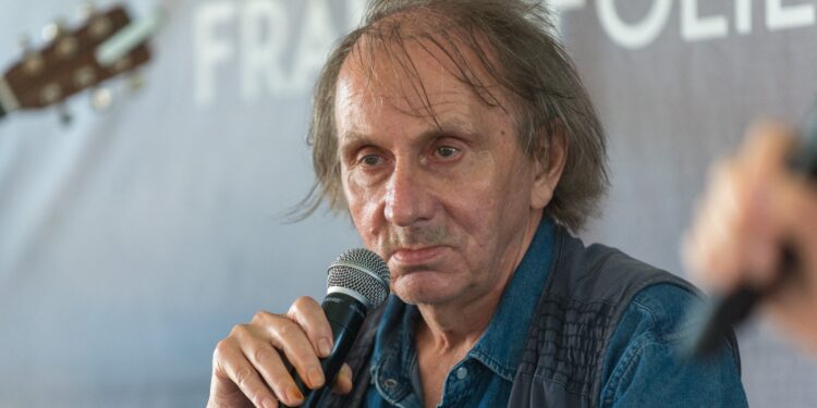 Ne njerëzit e gënjejmë veten se jemi Perëndi, në fakt do të jemi vetëm klone pa kërthizë