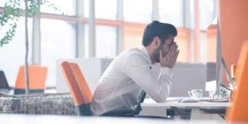 Përse nuk punojnë të rinjtë? Arsyeja kryesore janë pagat e ulëta, sipas sondazhit