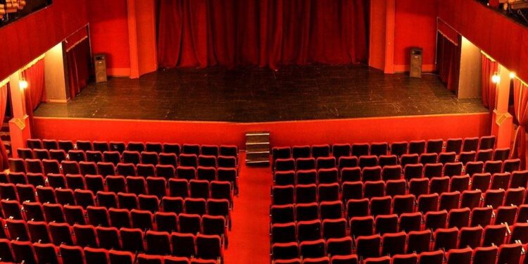 Katër kandidatë për Teatrin Kombëtar