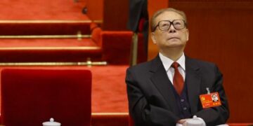 Ish-lideri kinez Jiang Zemin ndërron jetë në moshën 96-vjeçare