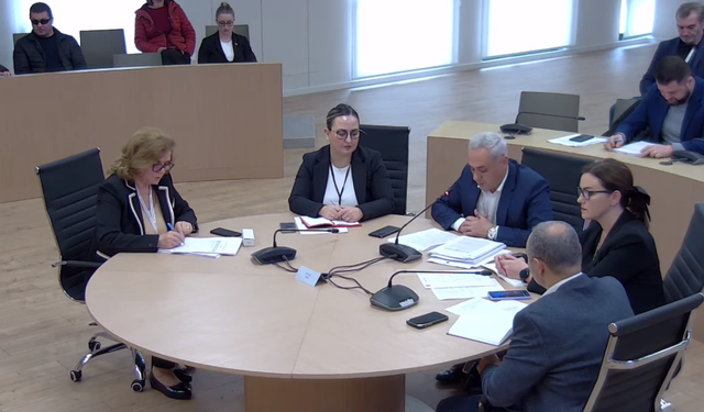 KQZ-ja i jep mandatin e deputetit Ori Nebiajt dhe Petrit Dodës