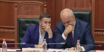 Braçe lë mandatin? Rama-gazetarëve: Hani një lugë mjaltë, zemrën e ka të bardhë dëborë
