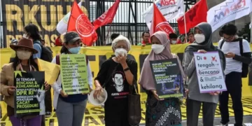 Indonezia merr vendimin drastik: S*ksi jashtë martese dënohet me 1 vit burg