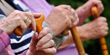 Nis shpërndarja e bonusit të fundvitit! Drejtori i ISSH: Mos nxitoni, shpërblimi nuk “digjet”