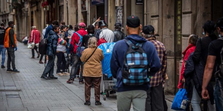 Pse ikin?! 69% e të punësuarve në Shqipëri nuk plotësojnë nevojat mujore, rekord në Europë