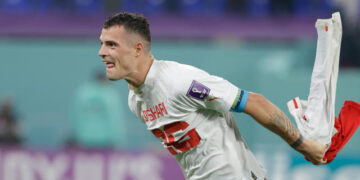 Xhaka shpallet lojtari i ndeshjes nga FIFA dhe feston duke iu kujtuar serbëve Adem Jasharin