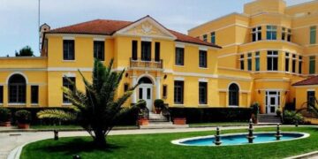 “Dënojmë sulmin vdekjeprurës ndaj Top Channel”, Ambasada e SHBA: Të kryehet hetim tërësor, autorët të vihen para drejtësisë