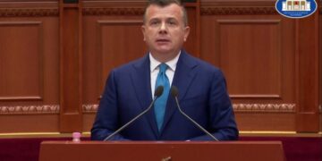 PD do debat për raportin e SHBA-së, Balla nuk përmbahet ndaj tyre: Nëse ju ka çuar “nëna me larë gojën”, hajdeni lajeni