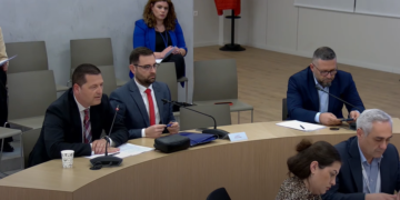 Kush do njihet kreu i PD-së? Mblidhet KAS, shqyrtohet ankesa e Sali Berishës