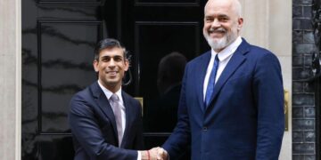 Rama: Qeveria britanike shprehu pendesë për gjuhën kundër shqiptarëve