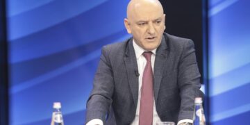 Kandidati i Alibeajt për Tiranën flet për koalicionin “Bashkë Fitojmë”: Berisha mund t’ia trashëgojë partinë Metës