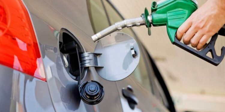 Ndryshon sërish çmimi i karburantit, nafta ulet me 4 lekë, benzina…