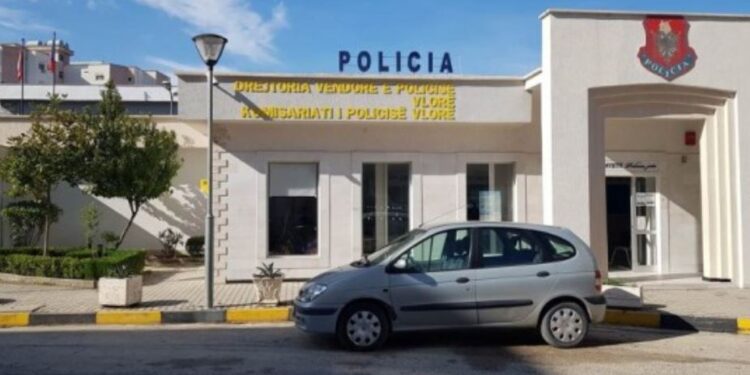 E rëndë në Vlorë, 39-vjeçarja kërcënohet dhe plagoset në kokë, policia identifikon dhe shpall në kërkim autorin