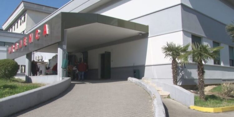 Sherr me thika në Durrës, dy të plagosur, njëri në gjendje të rëndë