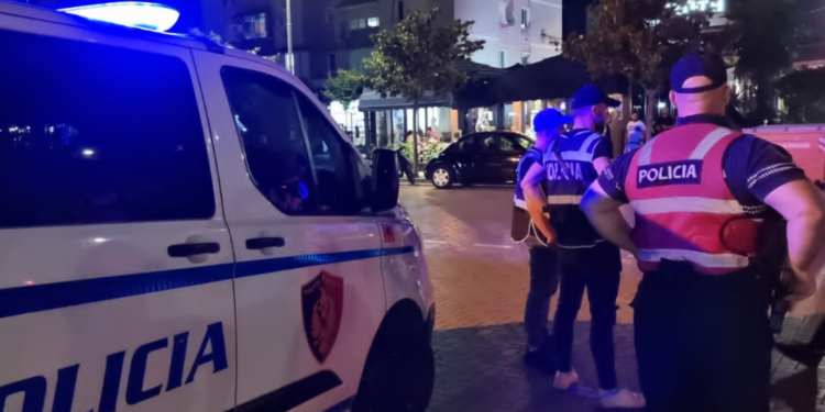 Policia kontrolle të befasishme në Elbasan, arrestohet një person që dyshohet si pjesëmarrës në një atentat