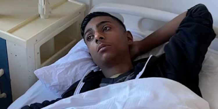 Ish-dhëndri i vuri flakën banesës në Llakatund dhe dhunoi djalin e ish-gruas, flet i mituri: Tentoi ta mbyste gjyshen, mua më janë djegur këmbët