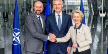 Nga Von der Leyen te Pedro Sanchez, emrat që mund të pasojnë Stoltenberg në krye të NATO-s