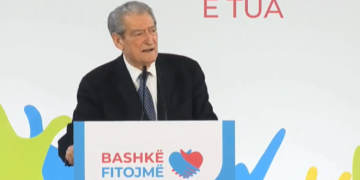 Në Tropojë për të prezantuar kandidatin për Bashkinë, Berisha pritet me brohoritje nga qytetarët