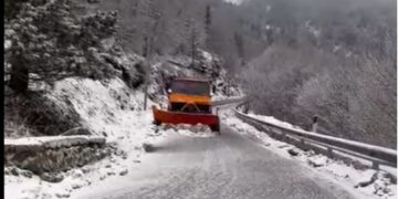 Borë dhe shi në vendin tonë, ARRSH apel shoferëve: Udhëtoni me kujdes