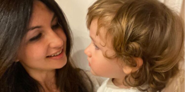 Nipi feston ditëlindjen, Jozefina Topalli poston foton e veçantë: Tomasi sot bën 2 vjeç