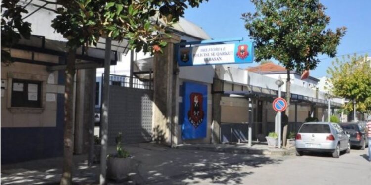 Përndiqte për 1 vit një 17-vjeçare, arrestohet në Elbasan