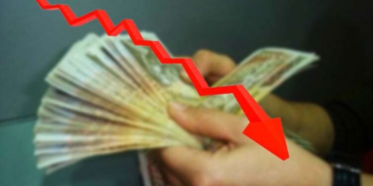 Rënia e euros thyen rekorde të reja pak ditë para zgjedhjeve, kursi bie në 110.73 lekë