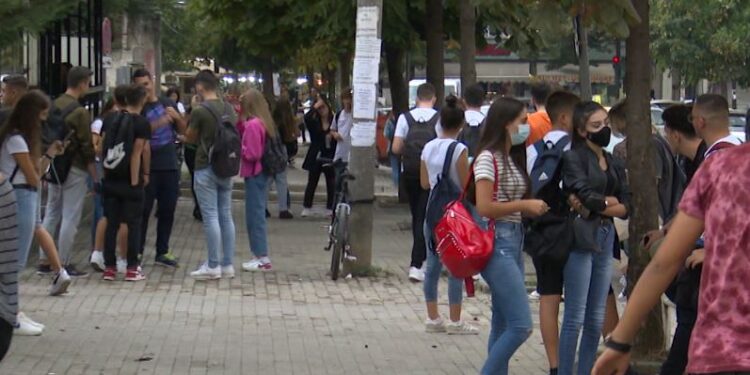 Braktisja e shkollës, Shqipëria shifra rekord, grupmosha 18-24 vjeç nuk trajnohen