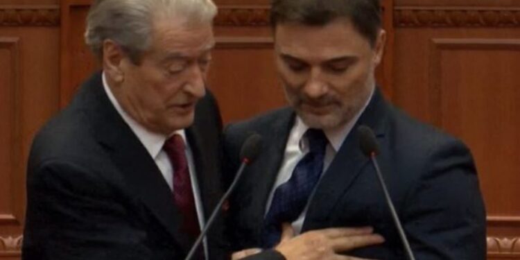 “Mori 220 mijë euro nga Rama”, Alibeaj i përgjigjet Berishës: Nuk jam me parimin e Xenit, për tu paguar për gjithçka