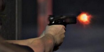 Nxënësi qëllon me armë mësuesin e tij, zbardhen detajet tronditëse