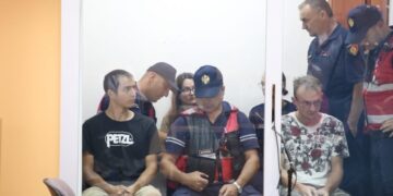 Akuzohen për spiunazh, lirohen dy rusët dhe ukrainasi që u kapën në Gramsh