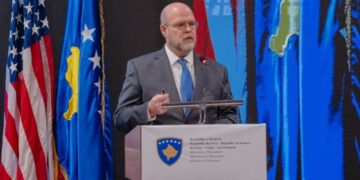 “Dhuna duhet të ndalojë menjëherë”, policia e Kosovës hyri në komunat në veri të vendit, SHBA e prerë: Dënojmë aksionin!