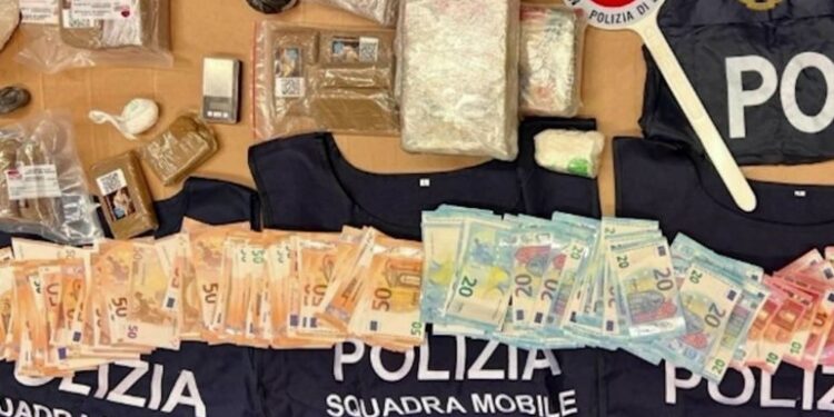 U kap me 45 kg kokainë dhe mbi 400 mijë euro cash, dënohet me burg shqiptari në Itali