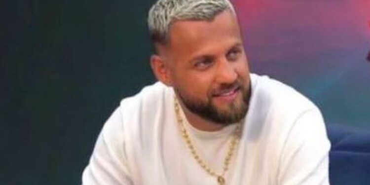 I thuri vargje kur ishte në “Big Brother”, Luiz Ejlli surprizon artistin e njohur