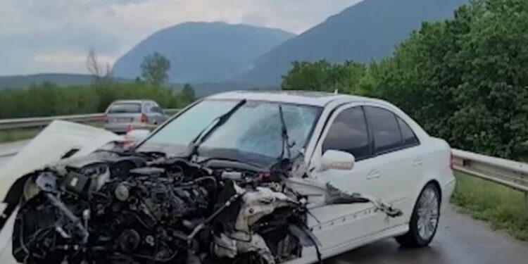 Nusja vdiq dje në aksidentin në Korçë, vjehrra pëson infarkt menjëherë pas lajmit të trishtë