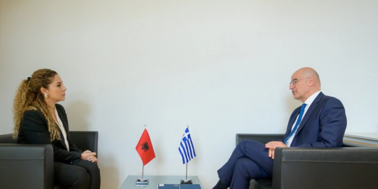 Dendias takohet me Xhaçkën, çështja e Belerit diskutohet në Bruksel