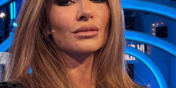 Ermiona na kishte munguar me ‘perlat’ e saj, kësaj here i gjejmë në foton e Kiarës