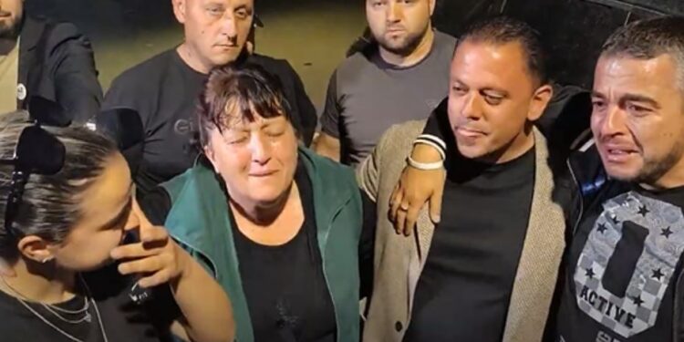 Socialistët qajnë për humbjen e Kralit në Kavajë: Turp për ata që nuk e votuan