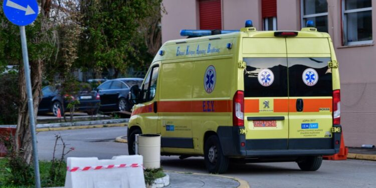 Tragjedi në Greqi, babai e harron në makinë, humb jetën foshnja 5 muajshe