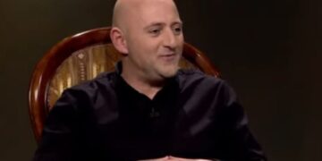 “Kur do martohesh?” Aktori Ledio Lako shkrin së qeshuri të gjithë me përgjigjen epike (VIDEO)