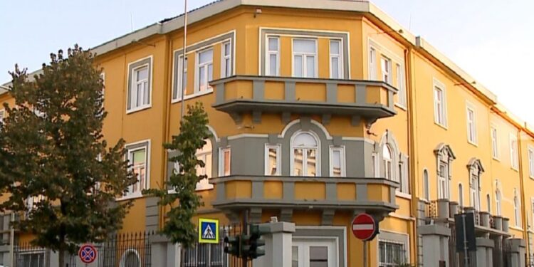 Zgjedhjet, Ministria e Arsimit: 52 shkolla do të jenë Vend Numërim Votash, ‘Masa për mbarëvajtjen e mësimit’