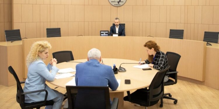 KQZ sot mbledhje, jep vendimin për mandatin e Fredi Belerit dhe për 11 kryetarëve bashkie